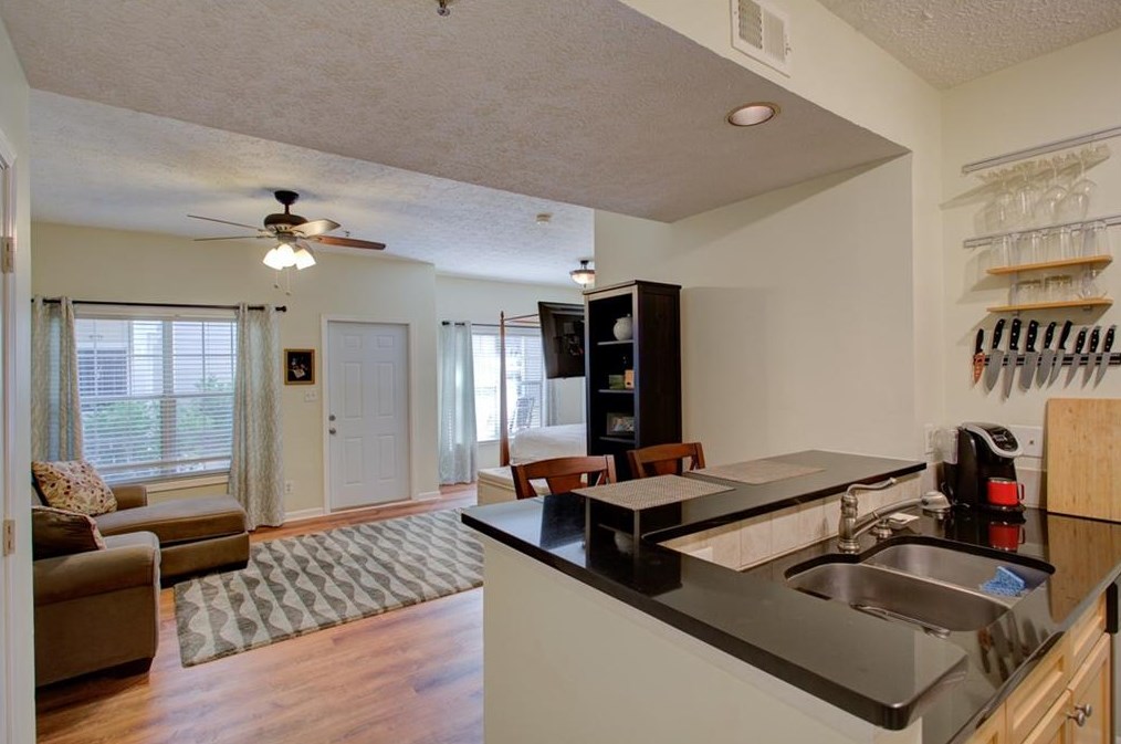 1250 Parkwood Cir, Atlanta, GA 30339-2132