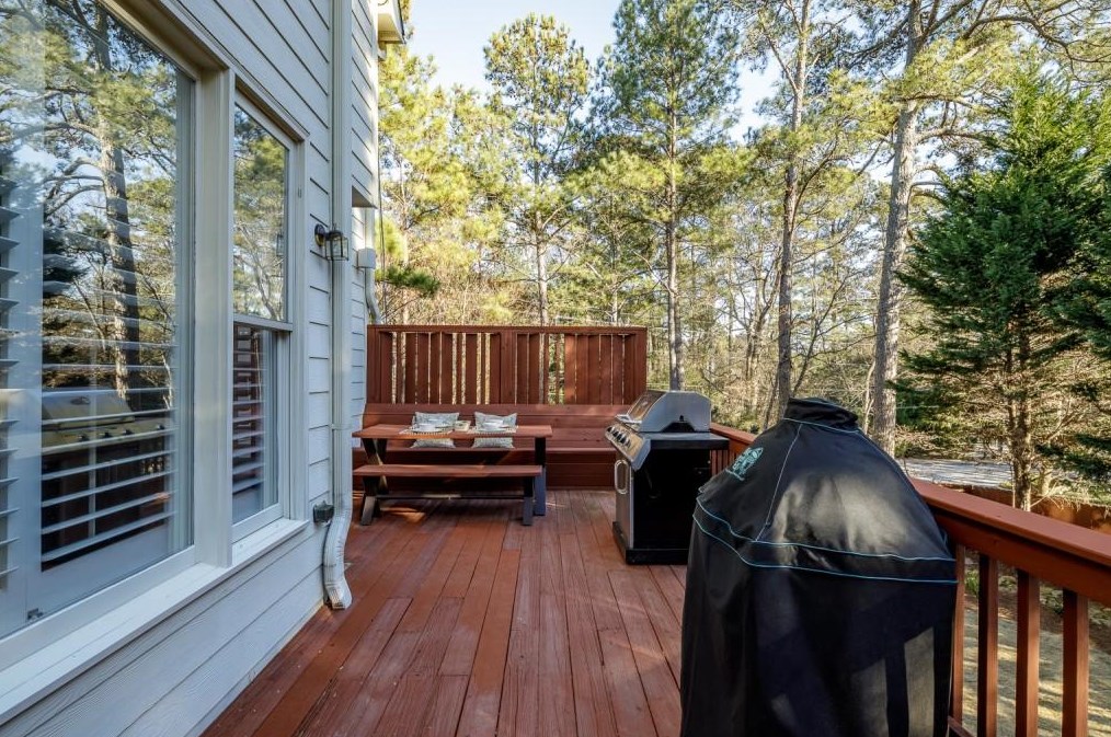 1205 Whitehall Pointe, Atlanta GA  30338-2654 exterior