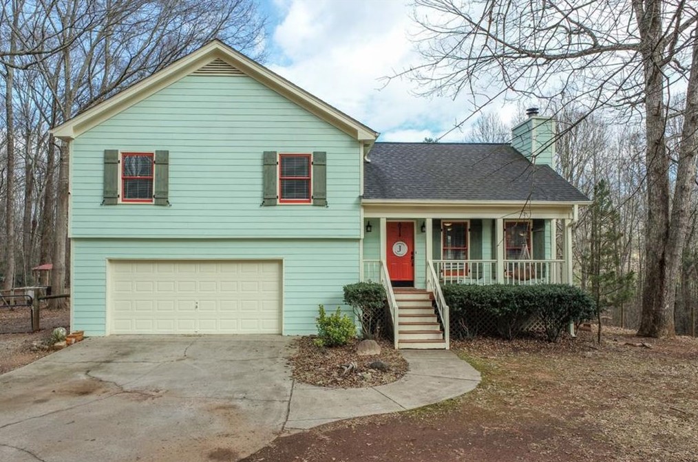741 Riverview Ln, Winder, GA 30680-3144