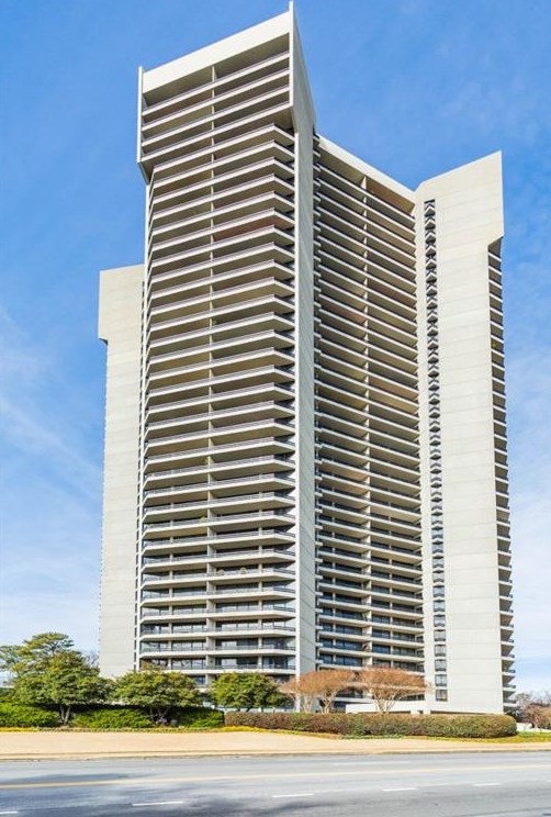 2660 Peachtree Rd, Atlanta GA  30305-3605 exterior