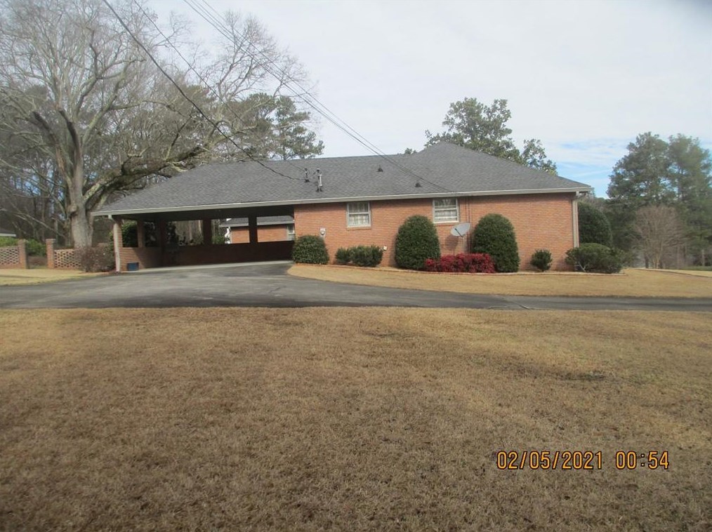 8671 Lake Forrest Dr, Douglasville, GA 30134-2231