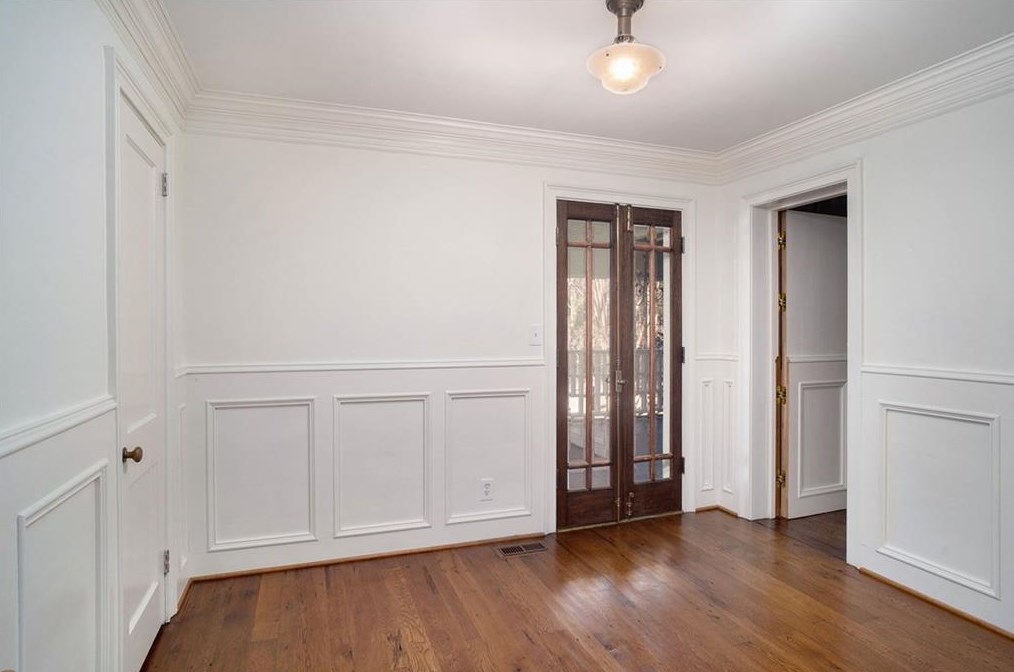 2602 Pineview Dr, Decatur GA  30030-1633 exterior