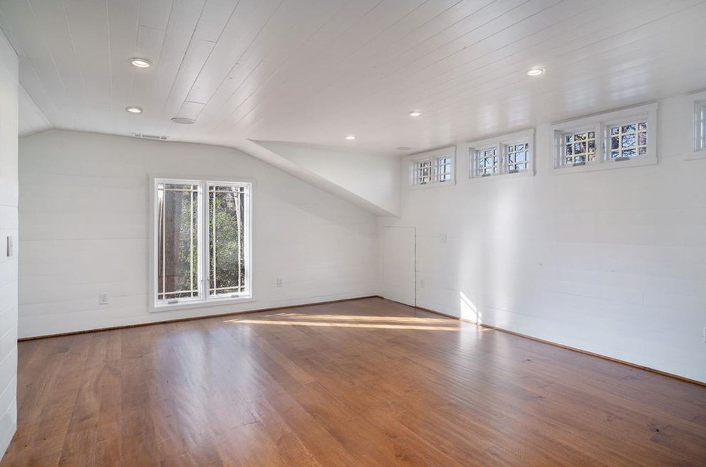 2602 Pineview Dr, Decatur GA  30030-1633 exterior