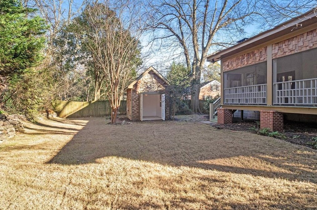 2602 Pineview Dr, Decatur GA  30030-1633 exterior