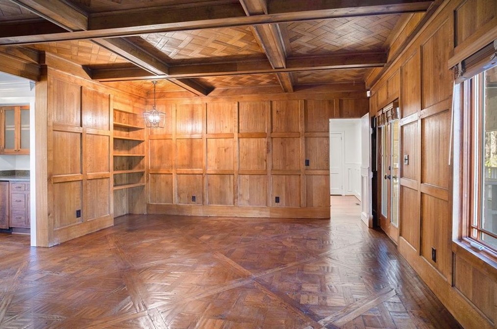 2602 Pineview Dr, Decatur GA  30030-1633 exterior