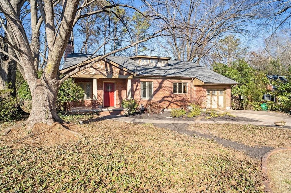 2602 Pineview Dr, Decatur GA  30030-1633 exterior