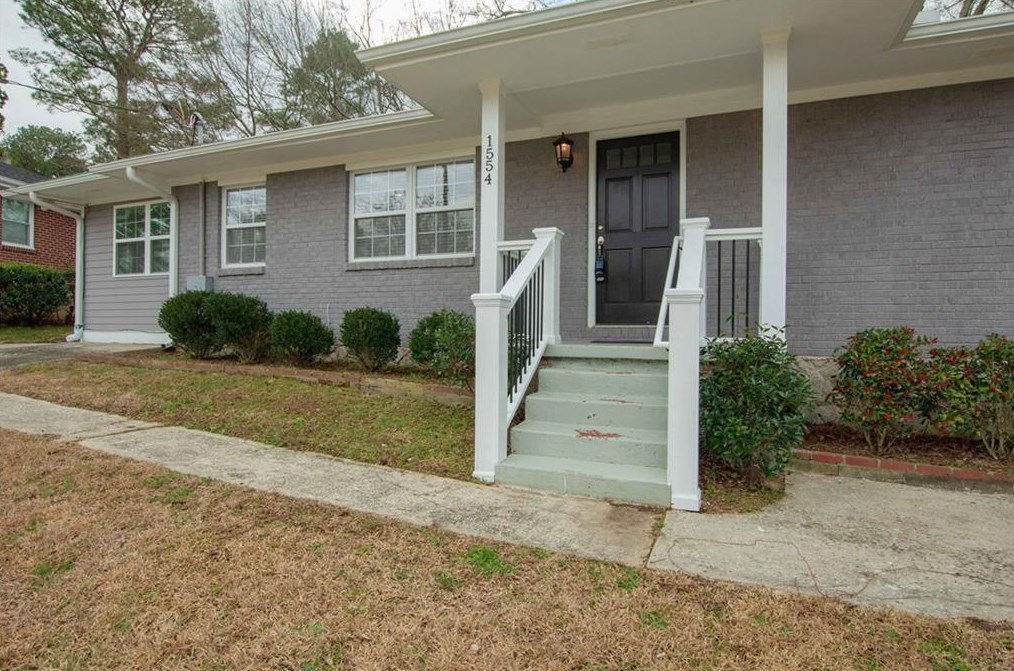 1554 Woodland Cir, Atlanta GA  30344-2739 exterior