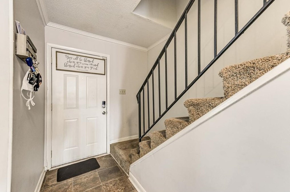 1377 Kingsgate Dr, Stone Mountain, GA 30083-1213