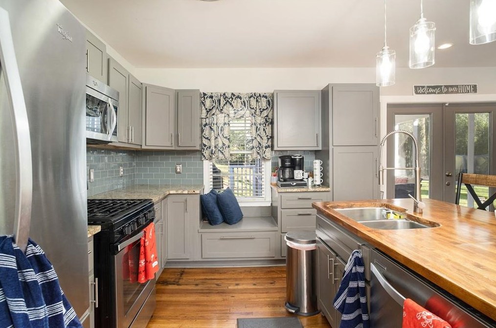 1130 Walker Dr, Decatur GA  30030-4762 exterior