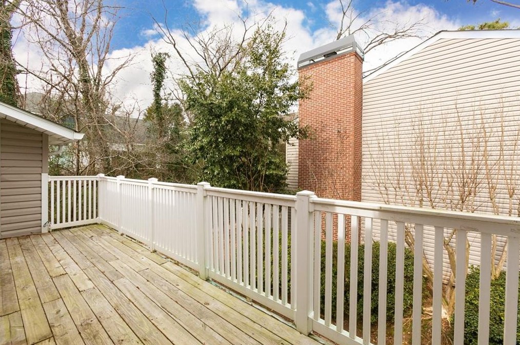 1750 Clairmont Rd, Decatur GA  30033-4047 exterior
