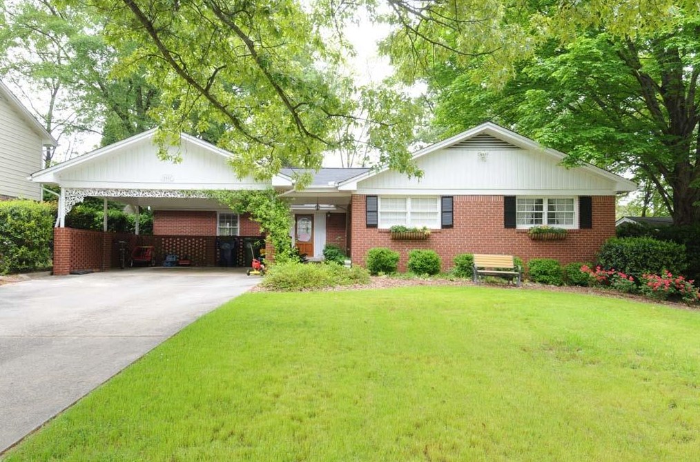 2581 Sharondale Dr, Atlanta, GA 30305-3809