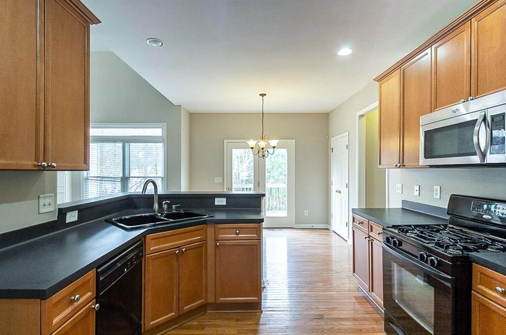 194 Crestview Dr, Dallas, GA 30157-9614