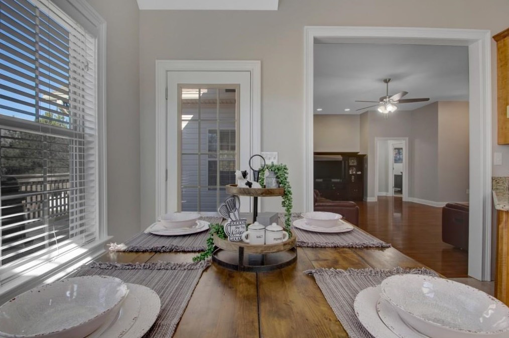 203 Brianna Blvd, Calhoun GA 30701-5009 exterior