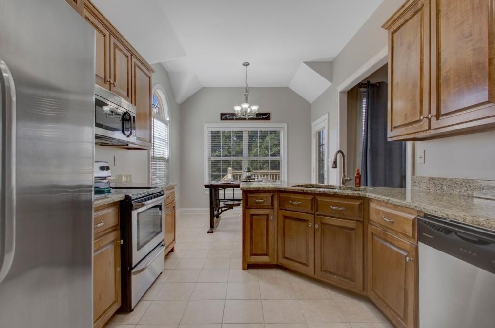 203 Brianna Blvd, Calhoun GA 30701-5009 exterior