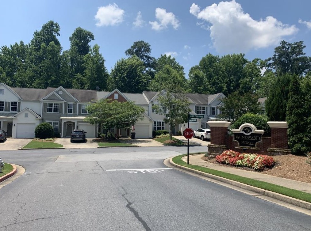 2752 Ashleigh Ln, Alpharetta, GA 30004-6166