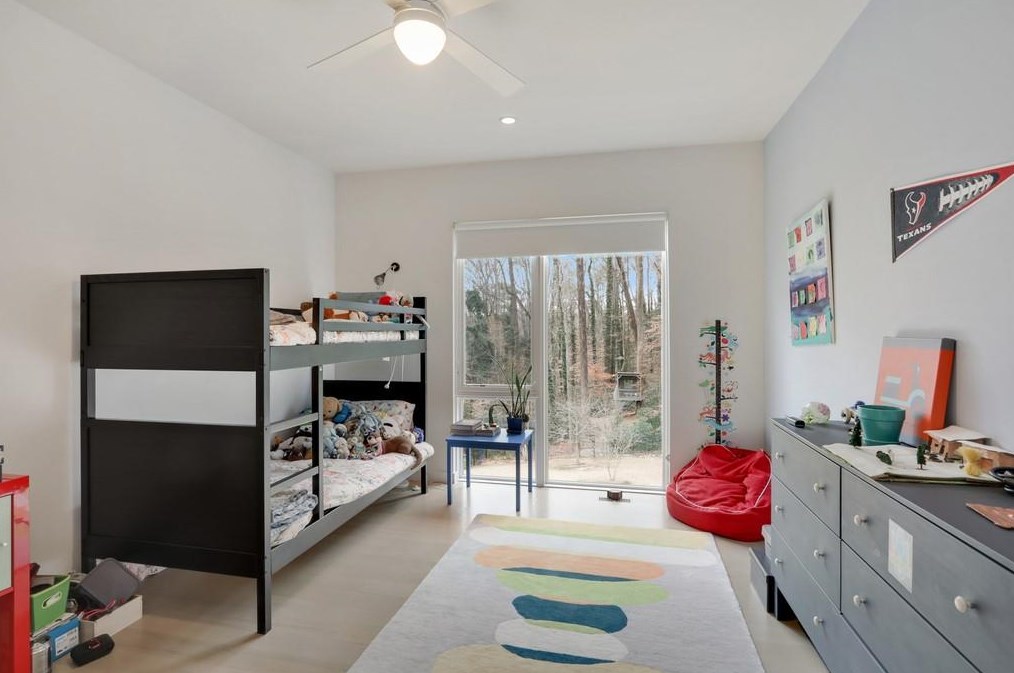 1835 Wellbourne Dr, Atlanta GA  30324-4900 exterior