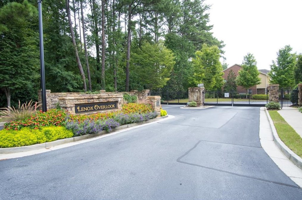 1561 Trailview Way, Atlanta, GA 30329-1538