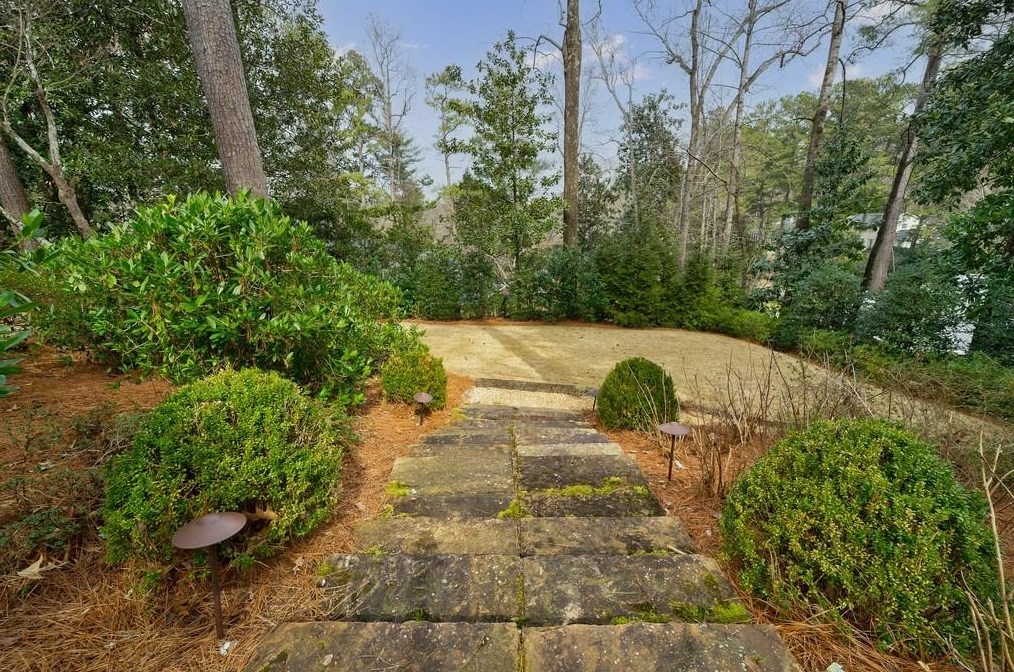 2721 Wyngate Dr, Atlanta GA  30305-2831 exterior
