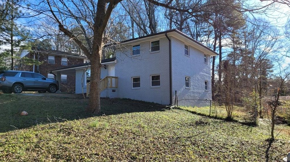 1252 Stoneham Ct, Atlanta, GA 30349-5856