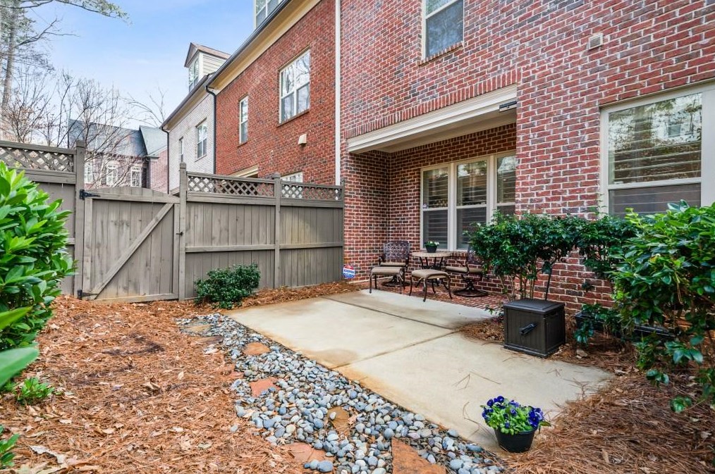 604 Nottaway Ln, Alpharetta GA 30009-2214 exterior