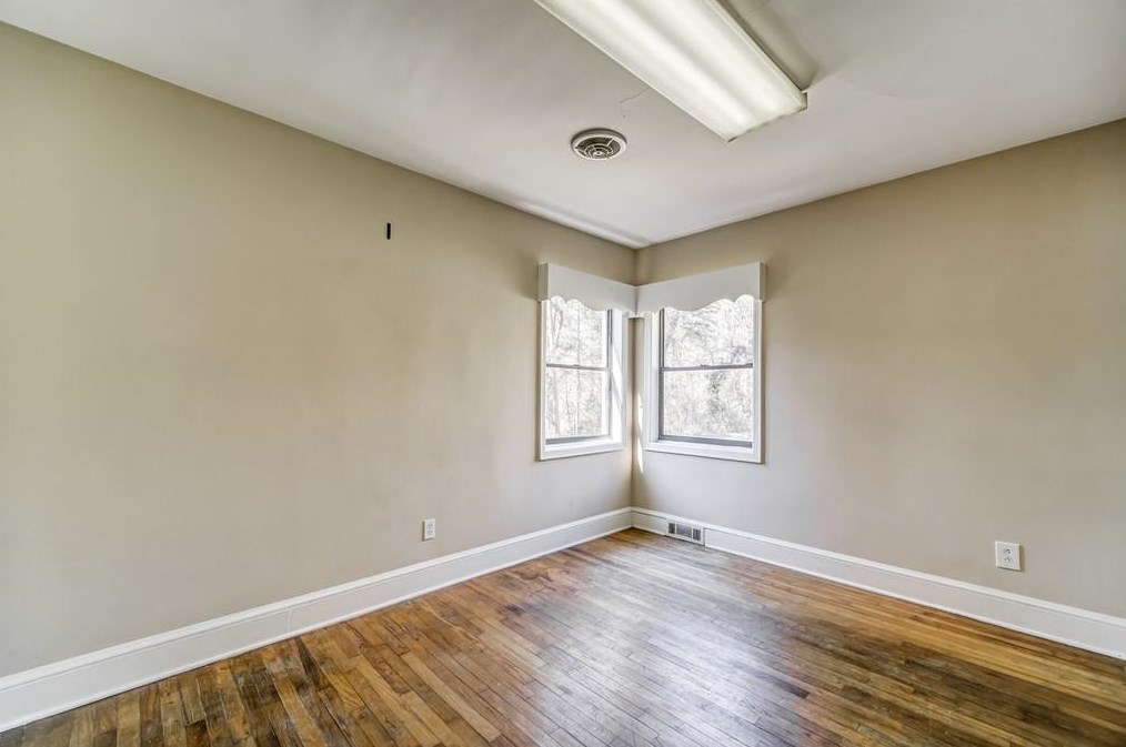 230 Memorial Dr, Dallas GA 30132-4312 exterior