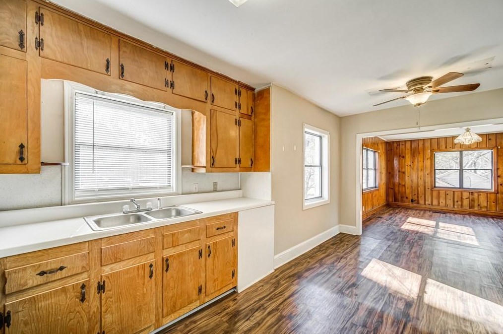 230 Memorial Dr, Dallas GA 30132-4312 exterior