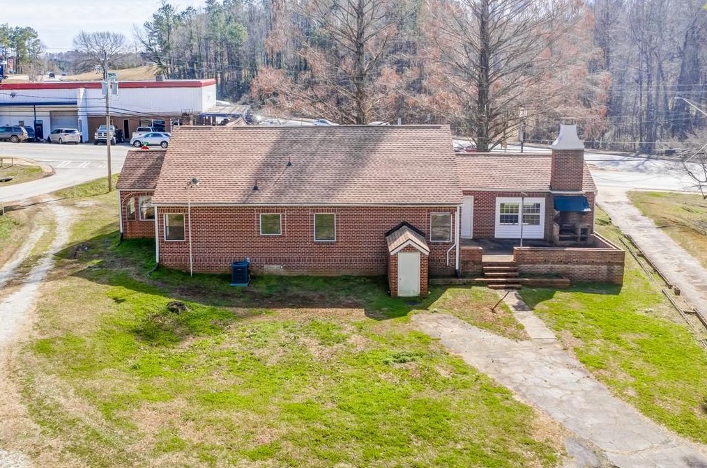230 Memorial Dr, Dallas, GA 30132-4324
