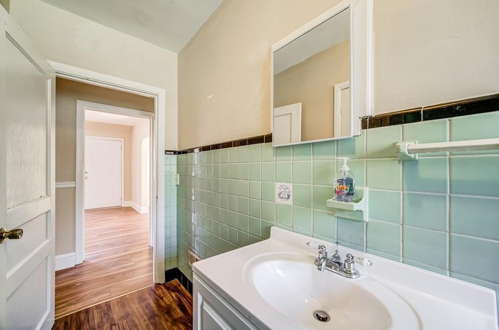 230 Memorial Dr, Dallas GA 30132-4312 exterior