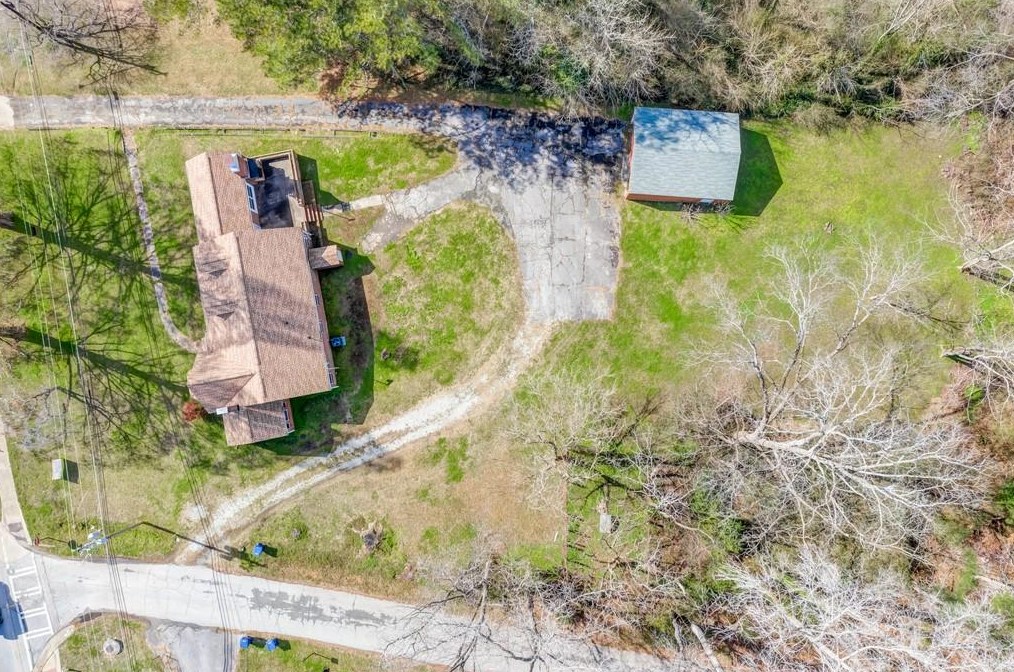 230 Memorial Dr, Dallas GA 30132-4312 exterior