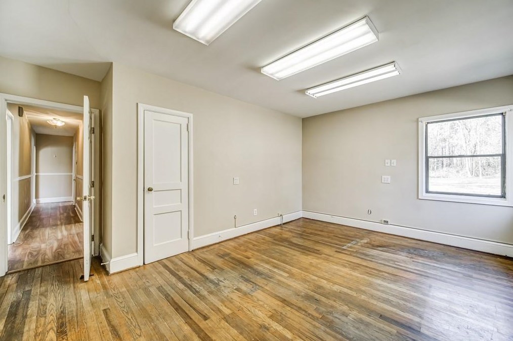 230 Memorial Dr, Dallas GA 30132-4312 exterior