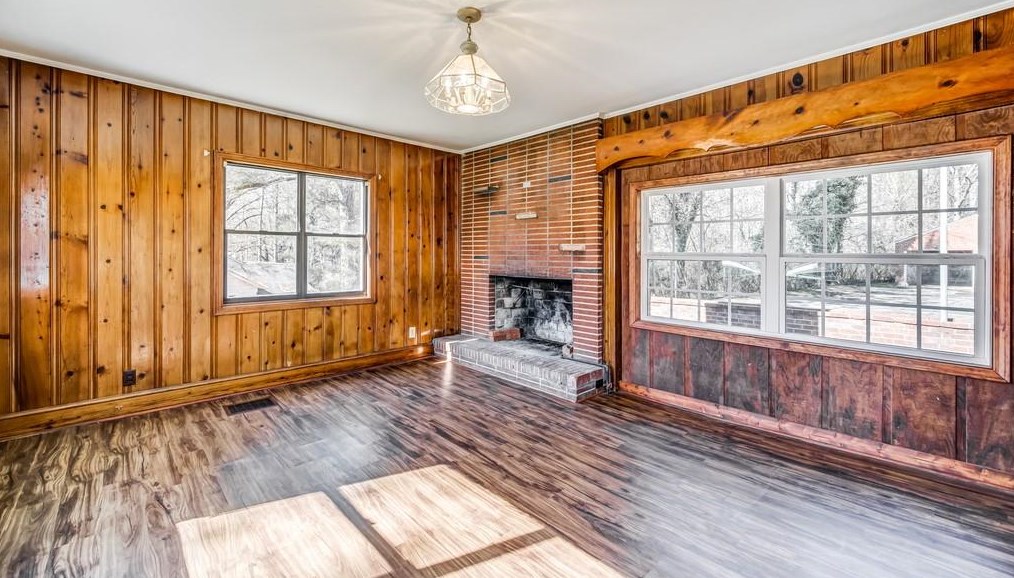 230 Memorial Dr, Dallas GA 30132-4312 exterior