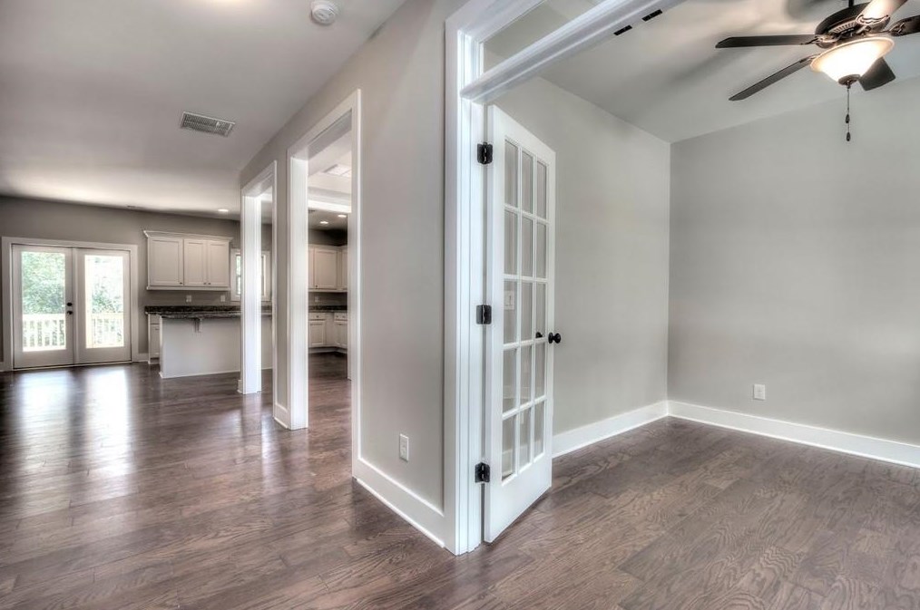 59 Roberson Dr, Euharlee, GA 30121-8187