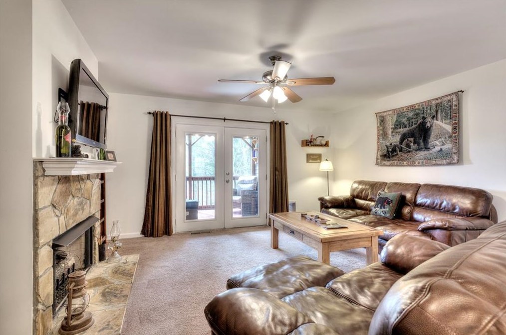19 Mountain View Ct, Waleska, GA 30183-4675