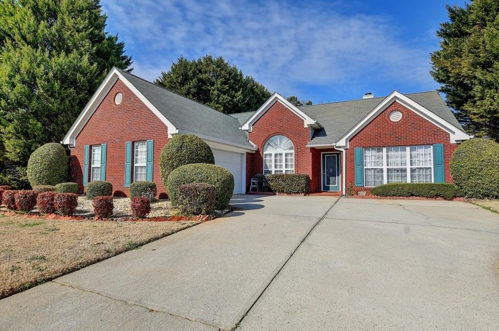 7125 Valley Forest Dr, Cumming GA  30041-2141 exterior