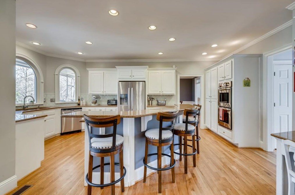 565 Guildhall Pl, Alpharetta GA 30022-8535 exterior