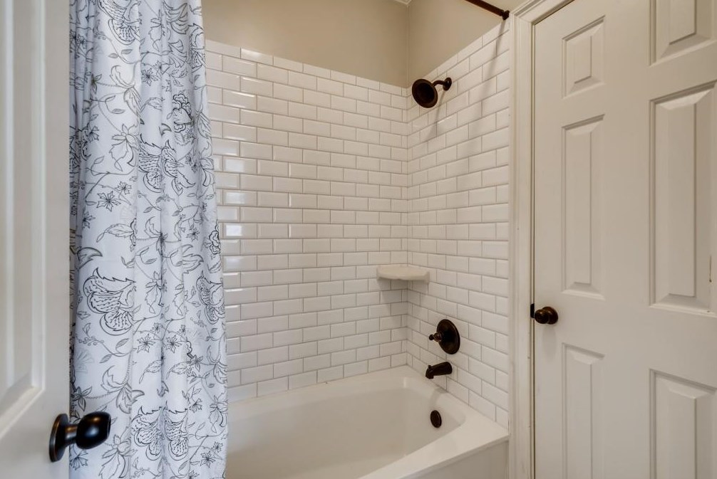 565 Guildhall Pl, Alpharetta GA 30022-8535 exterior