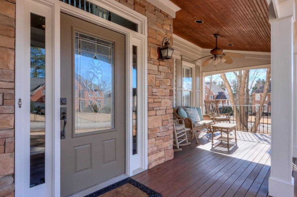 1055 Hembree Grove Dr, Roswell, GA 30076-1205