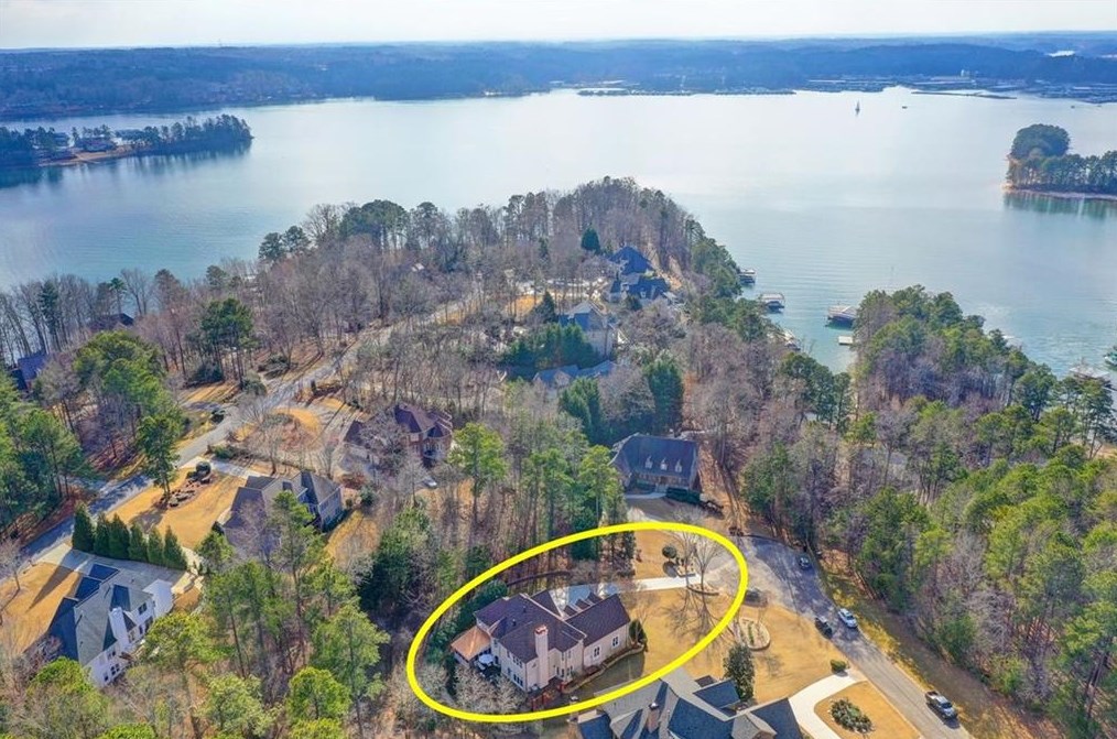 6709 Wooded Cove Ct, Flowery Branch, GA 30542-3897