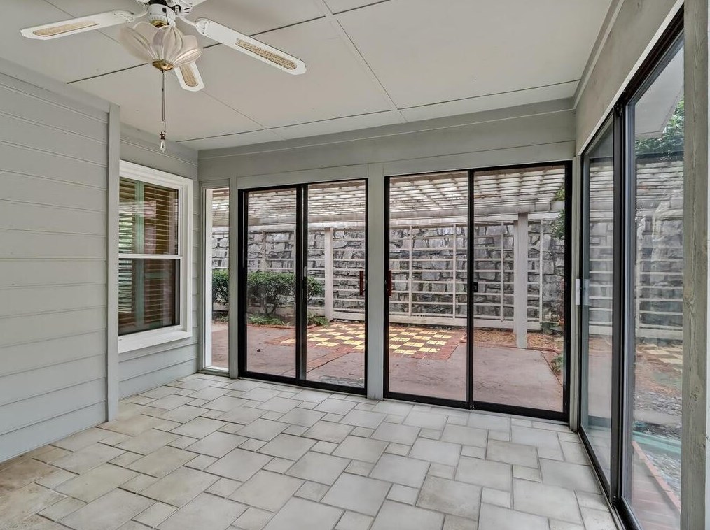10 Waterford Ct, Atlanta GA  30328-4538 exterior