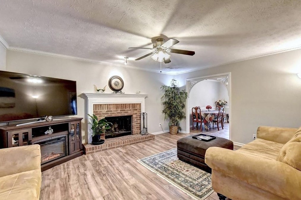 550 Grovsner Ter, Alpharetta, GA 30005-4389