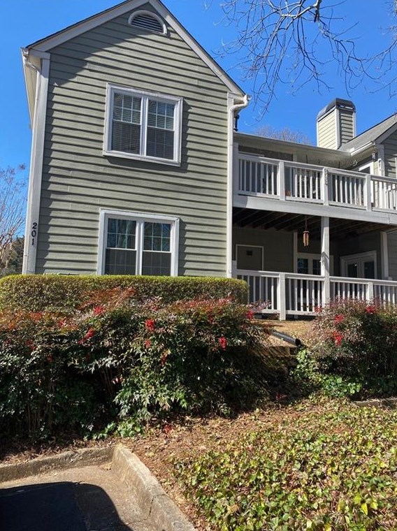 201 Mill Pond Rd, Roswell, GA 30076-1392