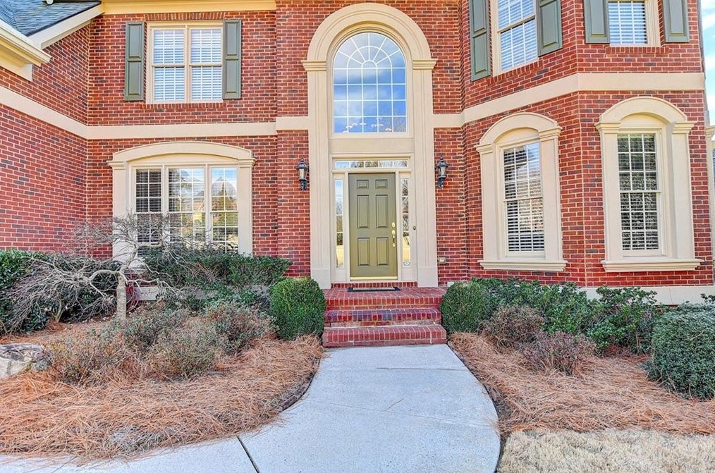 560 Barnesley Ln, Alpharetta, GA 30022-3772