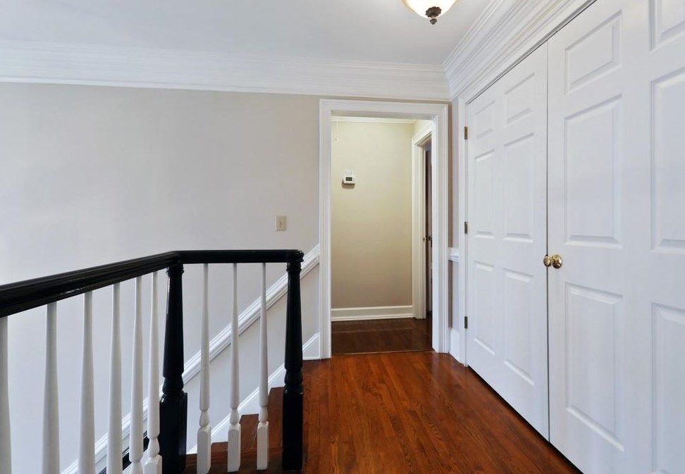1974 Woodsdale Rd, Atlanta GA  30324-2751 exterior