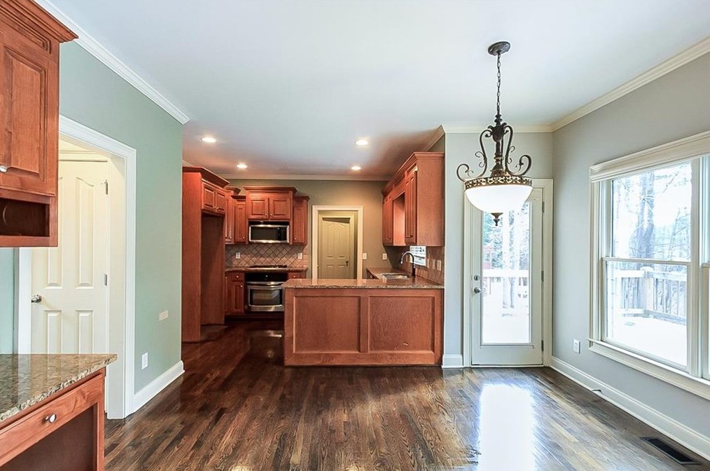 657 Braidwood Dr, Acworth, GA 30101-3527