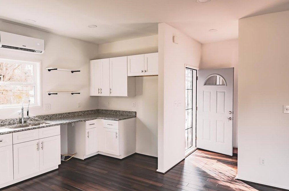 121 Park Ave, Atlanta, GA 30315-4032