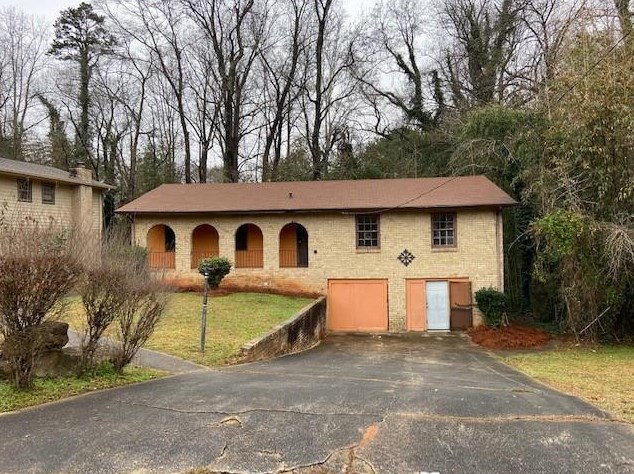 2356 Emerald Falls Dr, Decatur, GA 30035-2612