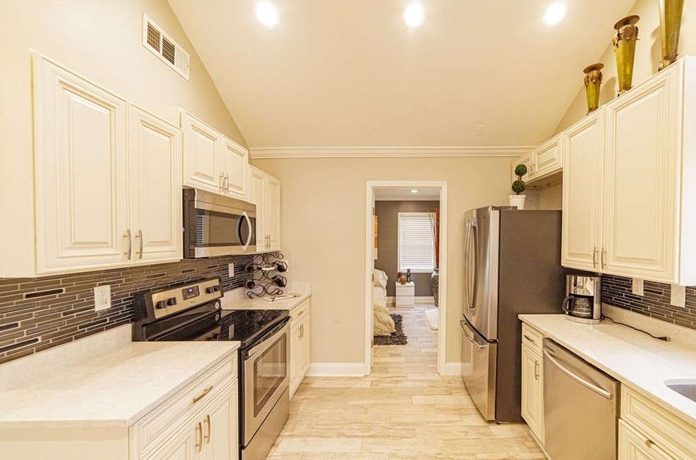 659 Parker Ave, Decatur GA 30032-3951 exterior