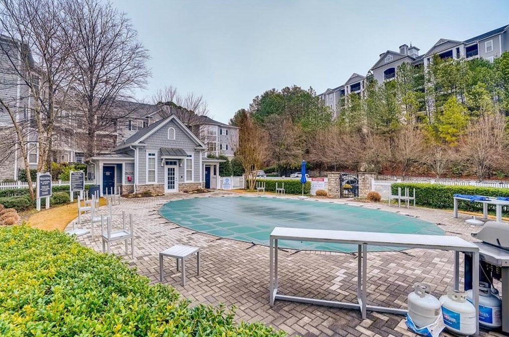 4100 Paces Walk, Atlanta GA  30339-1803 exterior