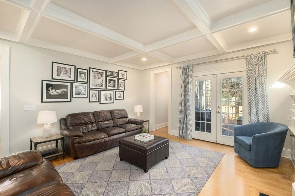 117 Chelsea Dr, Decatur GA 30030-5001 exterior