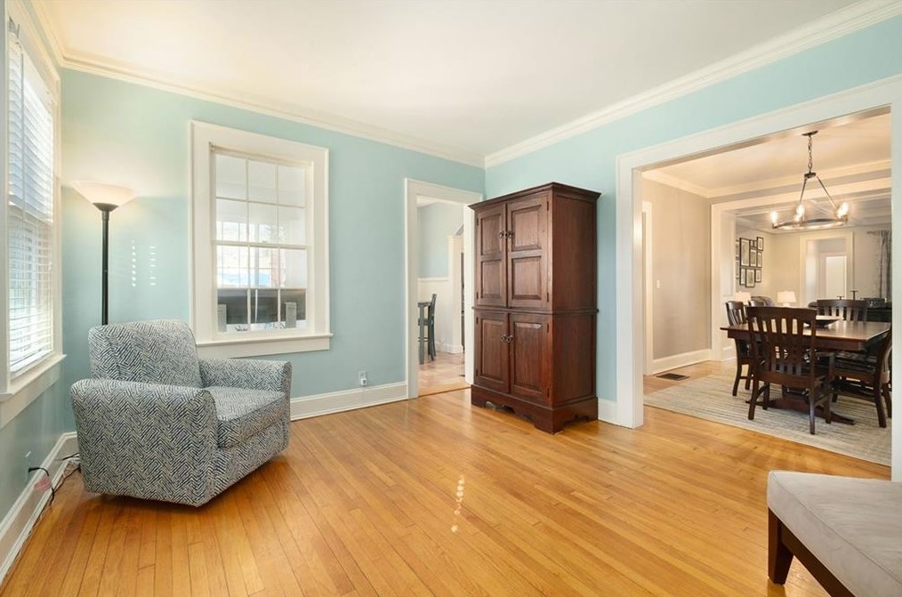 117 Chelsea Dr, Decatur GA  30030-5001 exterior